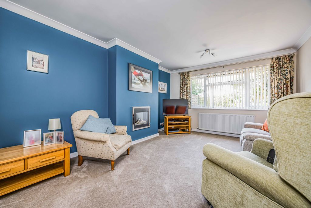 Property photo 3 of 19 Photo 8