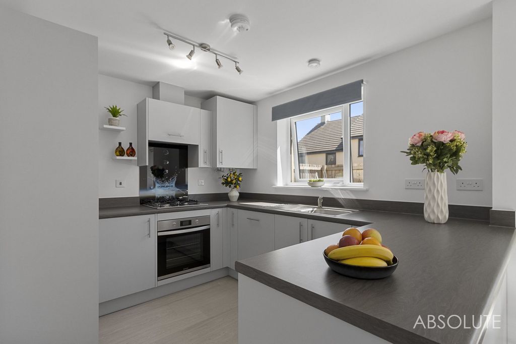 Property photo 2 of 17 Kitchen