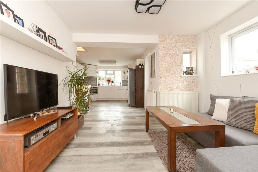 Property photo 2 of 17 Sitting Area