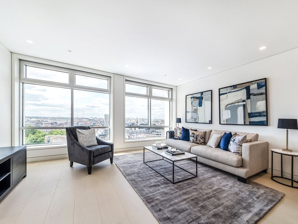 Property photo 1 of 18 Centre Point