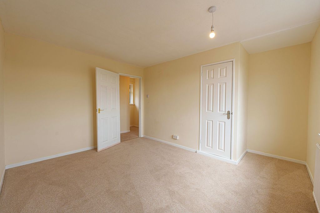 Property photo 3 of 34