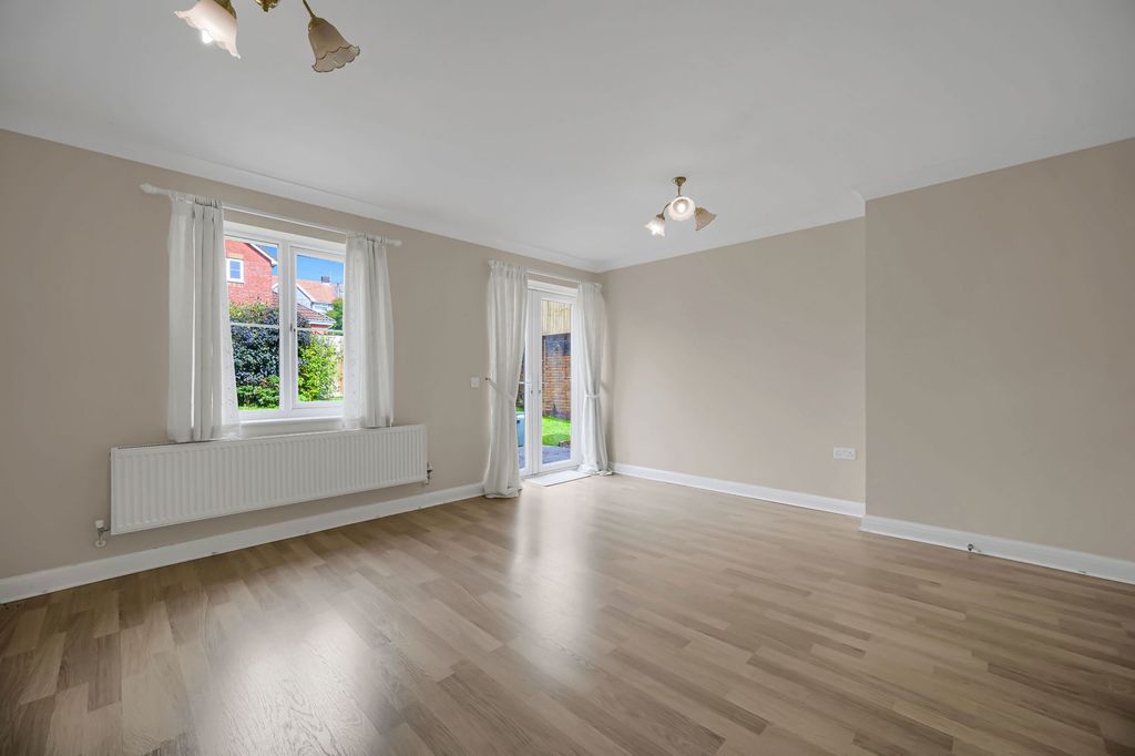 Property photo 3 of 31