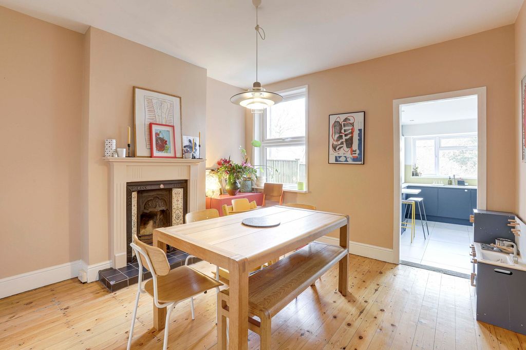 Property photo 3 of 26