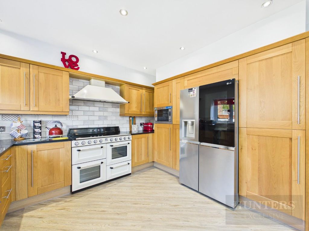 Property photo 3 of 31 Cam02804G0-Pr0477-Still032.Jpg