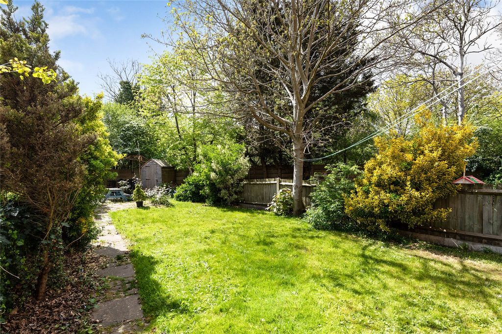 Property photo 2 of 16 Picture No. 13