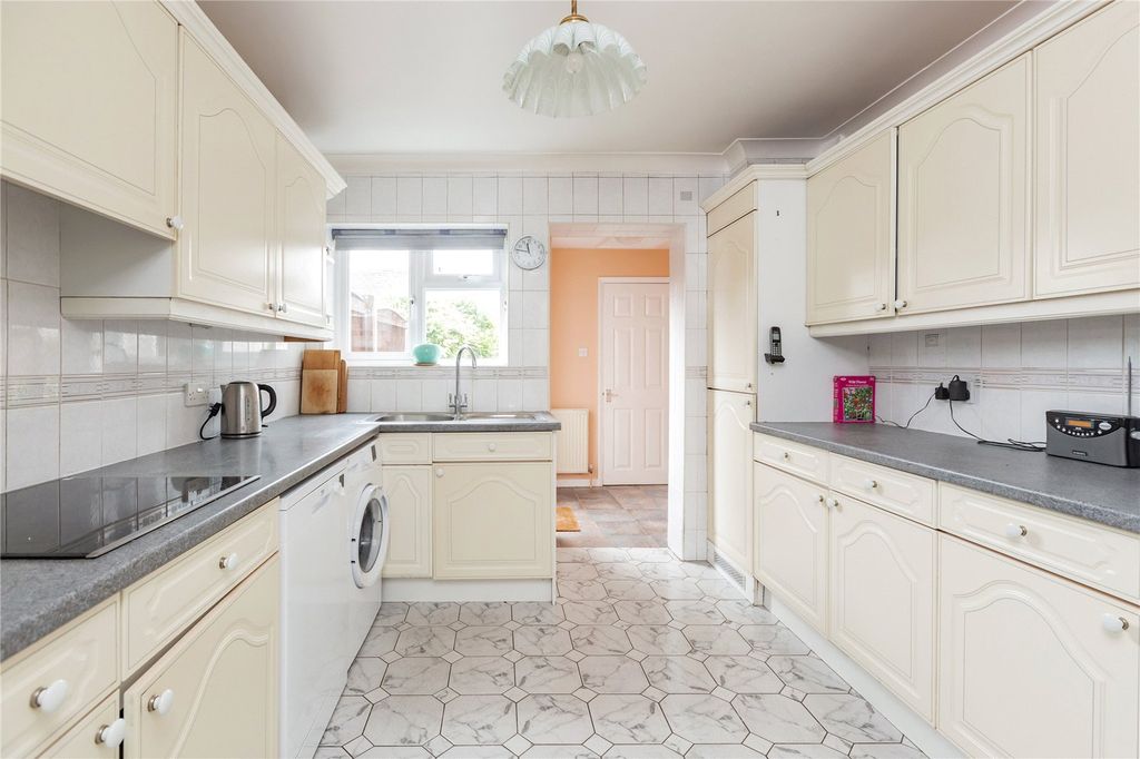 Property photo 3 of 13 Picture No. 32