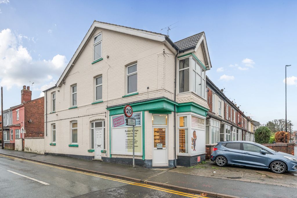 Property photo 1 of 12