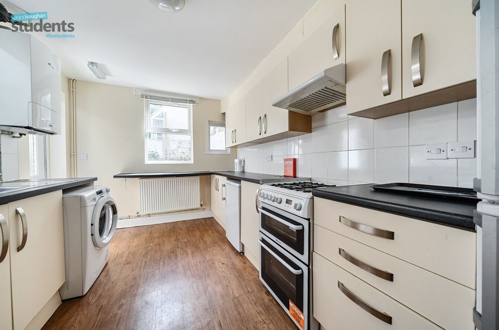 Property photo 3 of 12 Picture No. 29