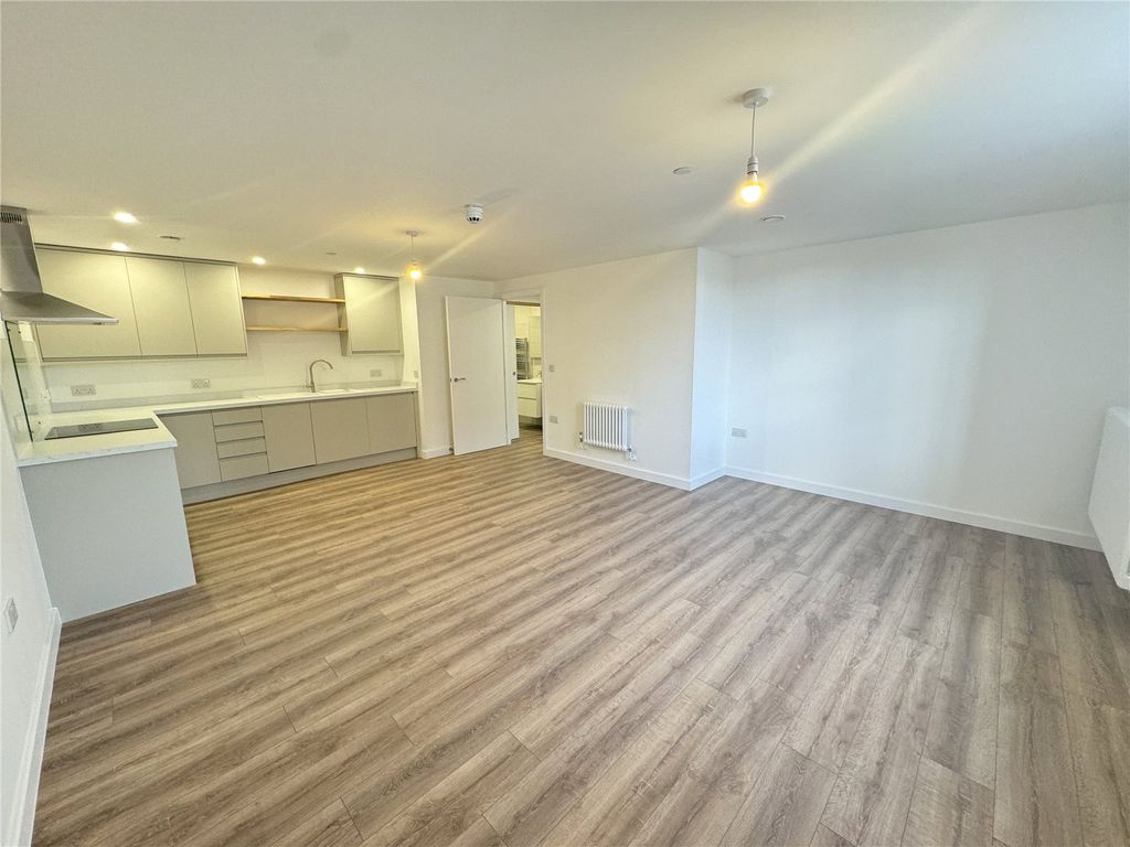 Property photo 2 of 11 Flat 201