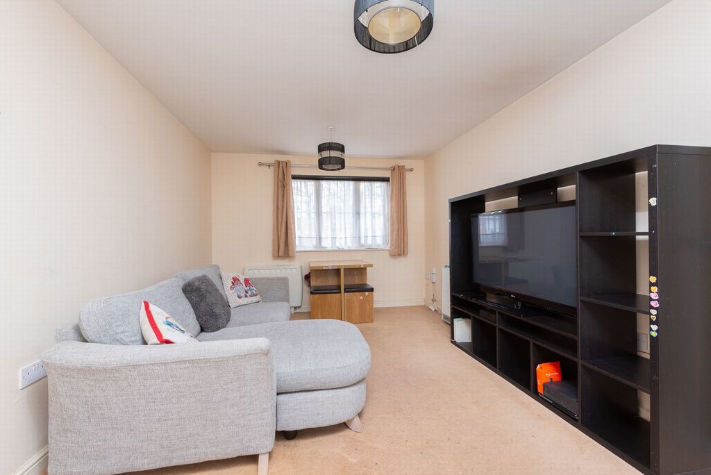 Property photo 3 of 7 Living Area