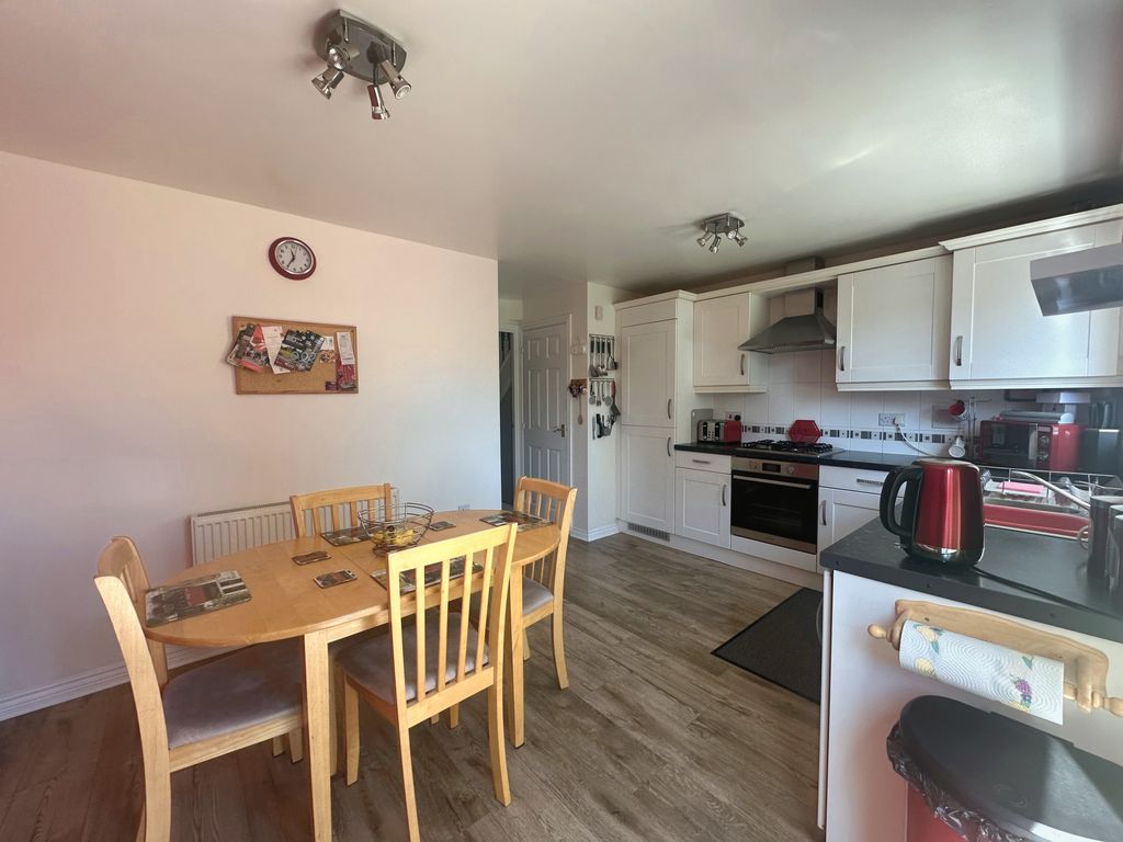 Property photo 2 of 9 E0