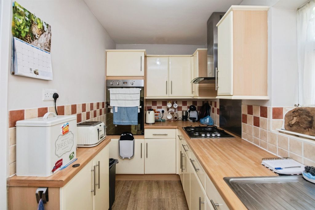 Property photo 3 of 17