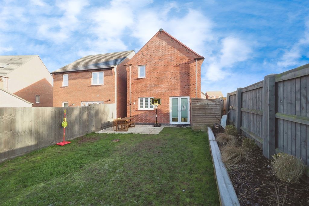 Property photo 2 of 18