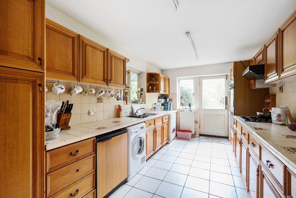 Property photo 2 of 17 Kitchen