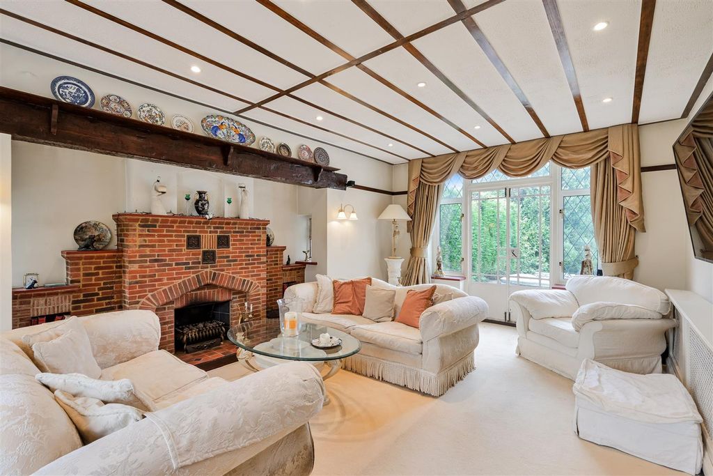 Property photo 2 of 42 Garretts Lane, 28 (27).Jpg