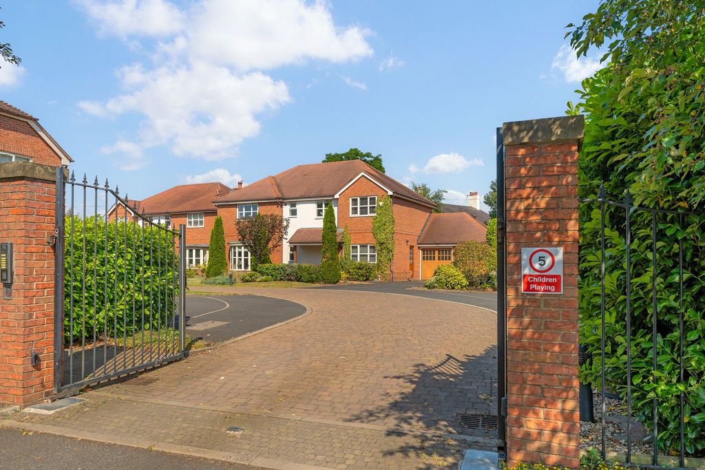 Property photo 1 of 34