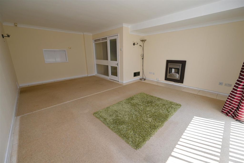 Property photo 3 of 28 Living Room2.Jpg
