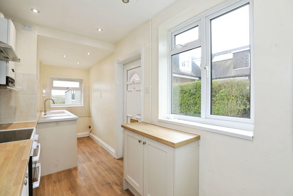 Property photo 2 of 19 Kitchen