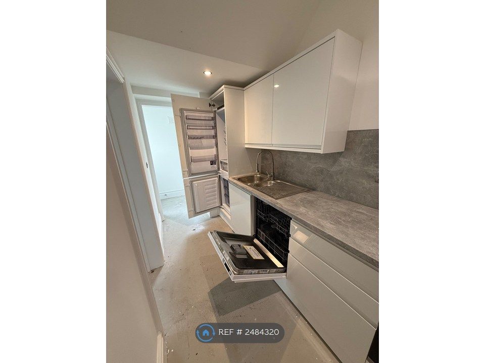 Property photo 3 of 16 Kitchen - Appliances