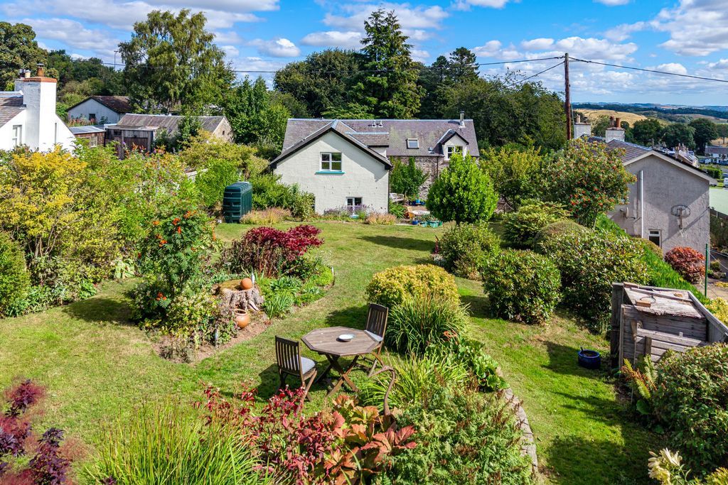 Property photo 2 of 54 Garden And Rear House