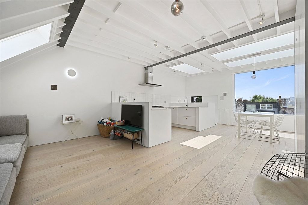 Property photo 1 of 10 Picture No. 08