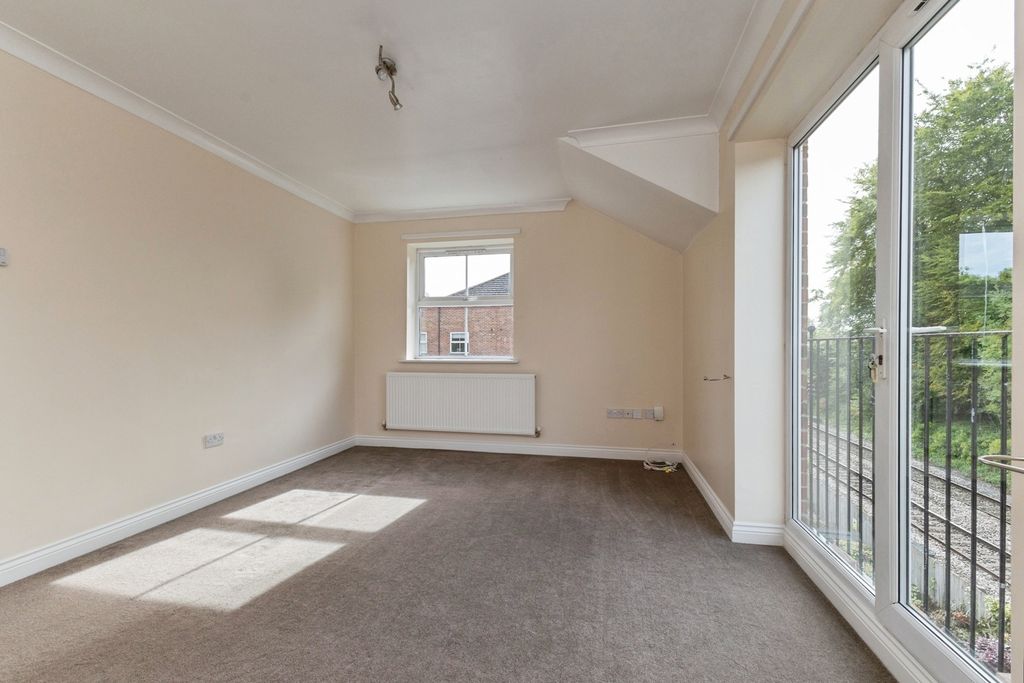 Property photo 2 of 12 Photo