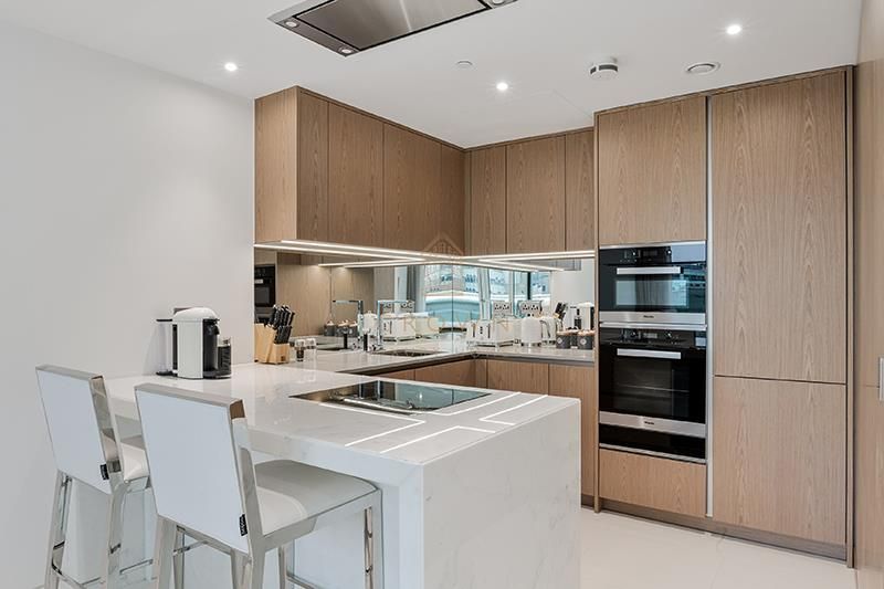 Property photo 2 of 23 117 Sugar Quay (10).Jpg