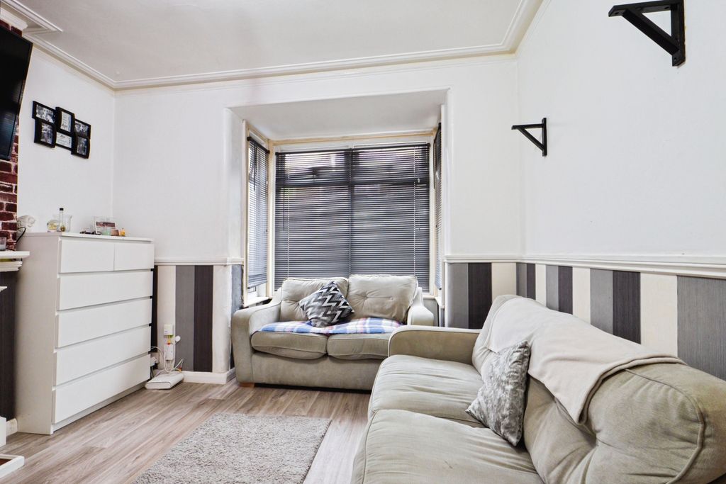 Property photo 3 of 20