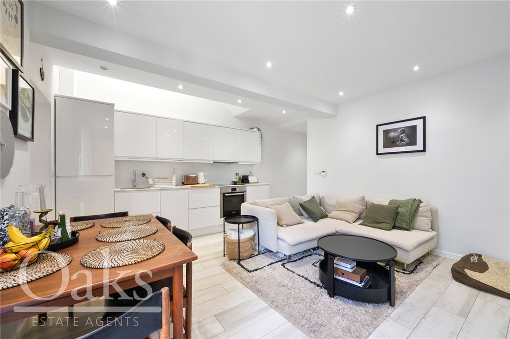 Property photo 2 of 14 Picture No. 11