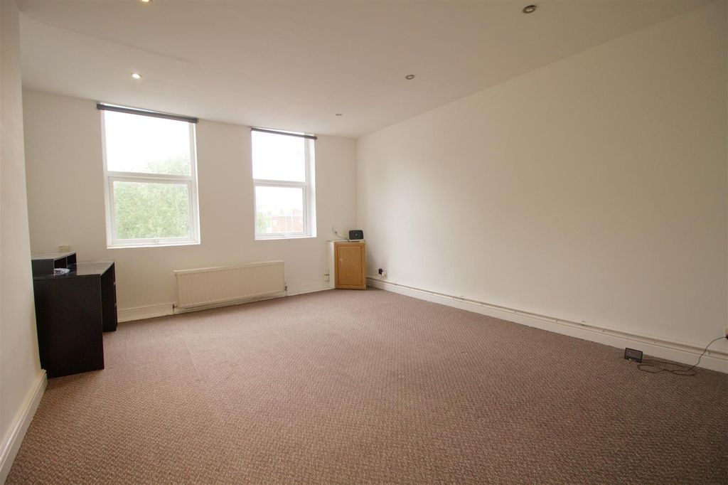 Property photo 2 of 9 Lounge..Jpg