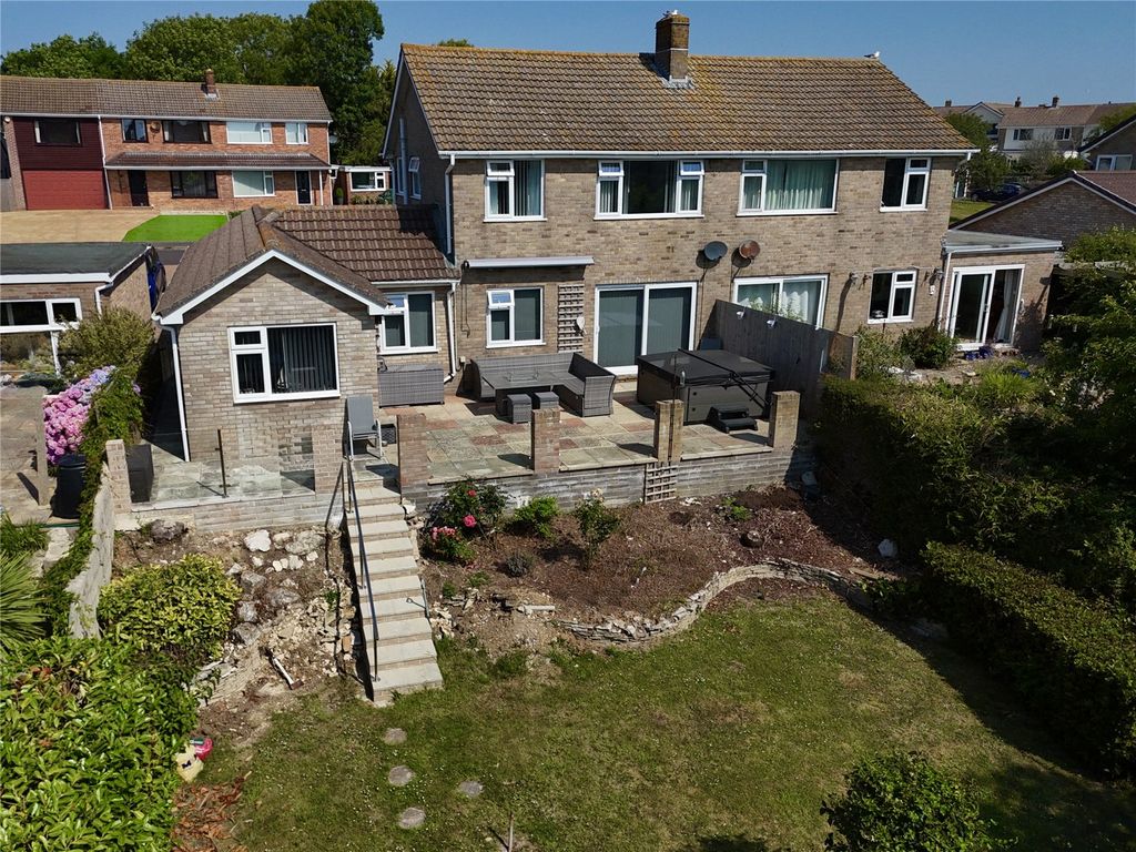 Property photo 1 of 18 Picture No. 05