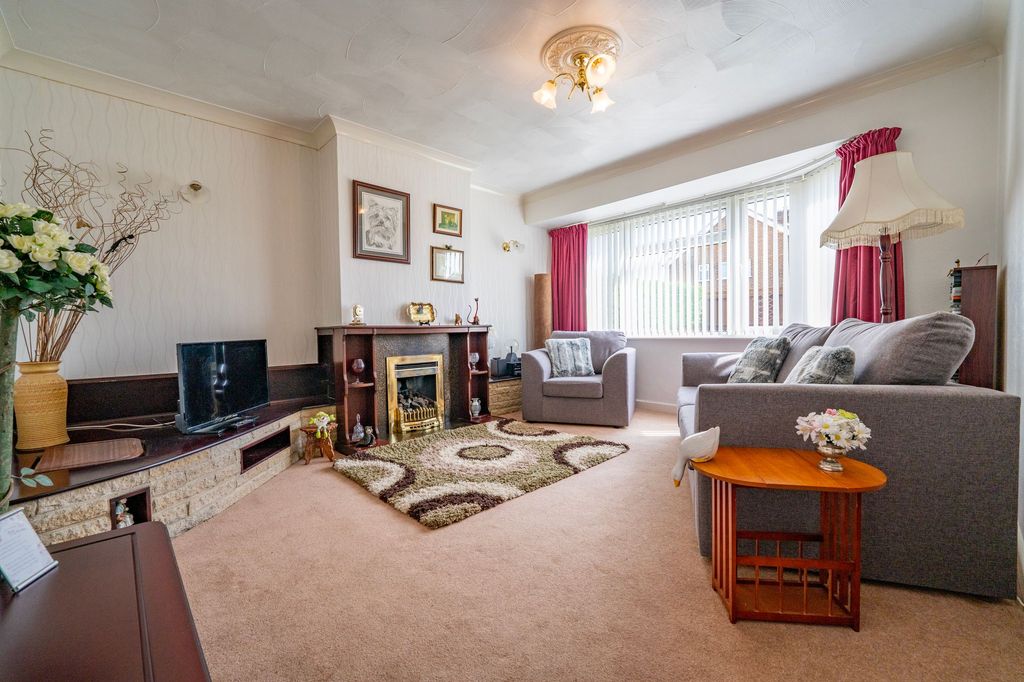 Property photo 3 of 19