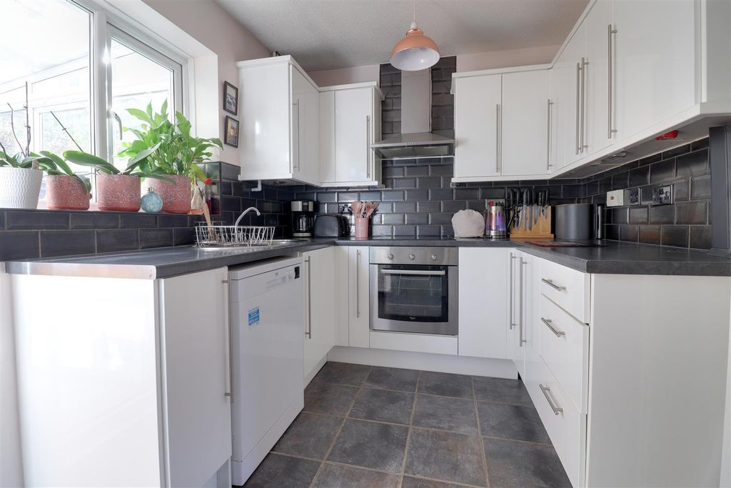 Property photo 2 of 14 Img_8912-Img_8914.Jpg