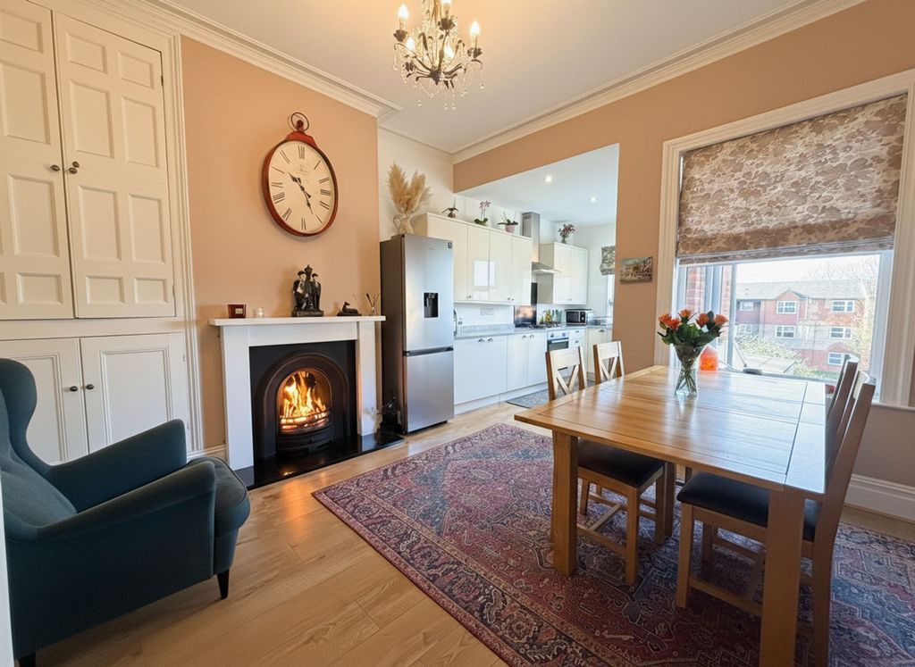 Property photo 2 of 17 Dining Room