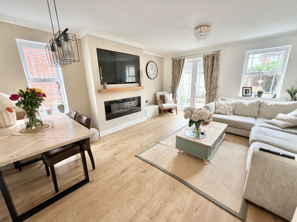 Property photo 3 of 15 Img_3716