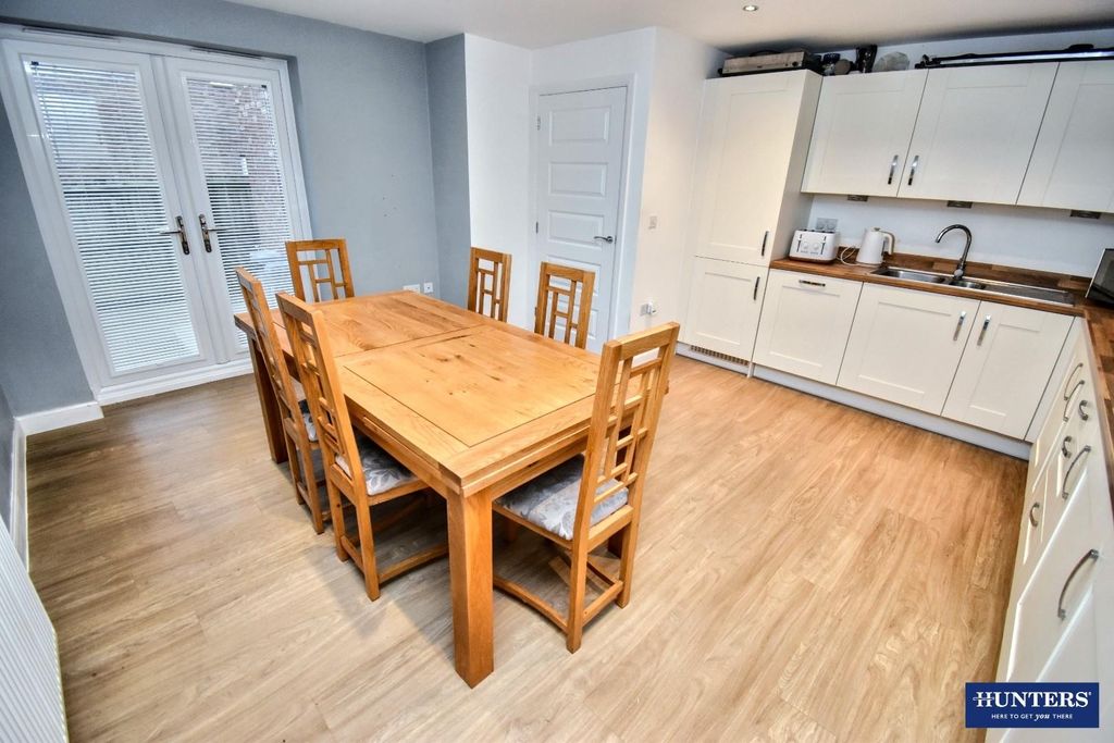 Property photo 3 of 17 Kitchen-Diner