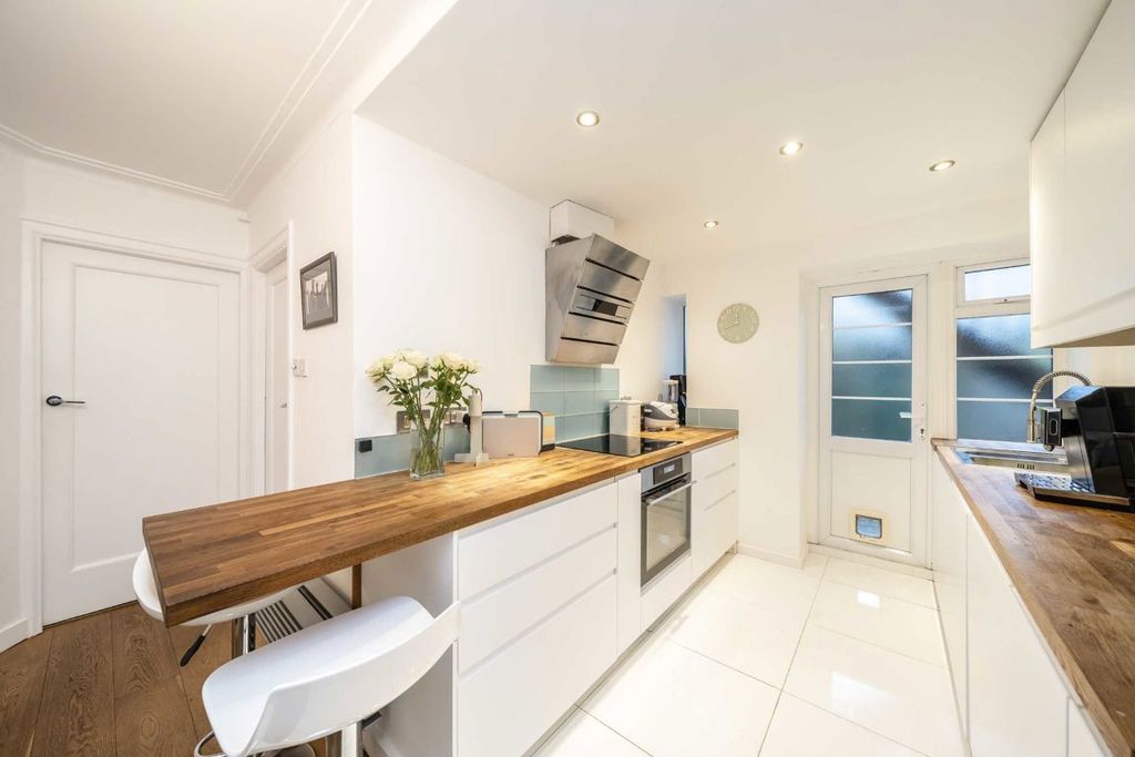 Property photo 2 of 5