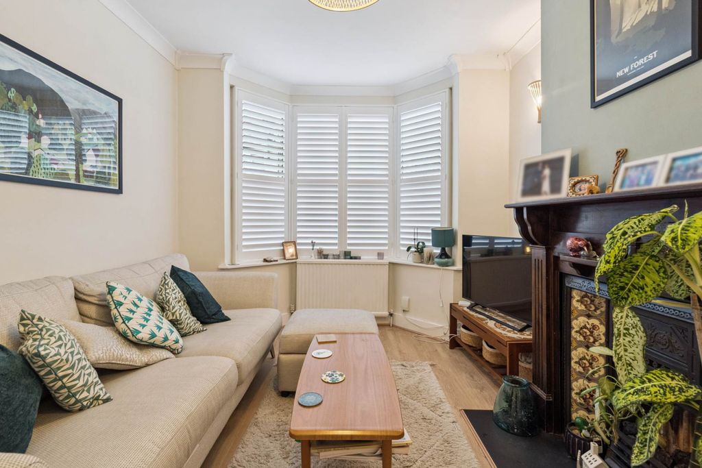 Property photo 3 of 16