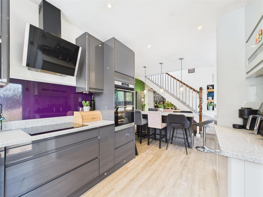 Additional image 7 of 4 bed detached house for sale39 Oakbank Crescent, Perth PH1