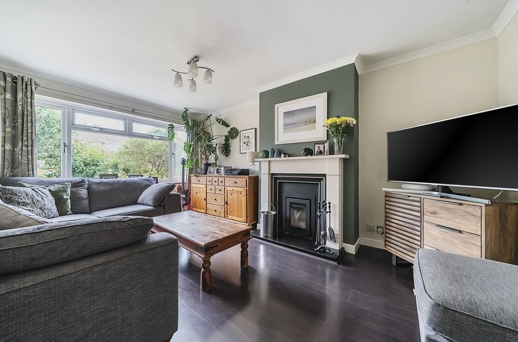 Property photo 3 of 13 1336028-15-68A5d2...