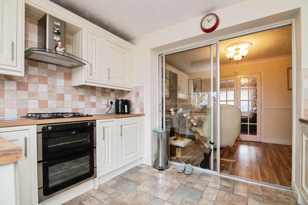 Property photo 3 of 15