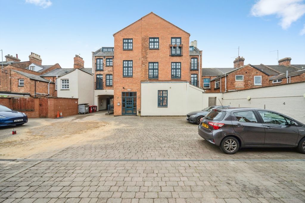 Property photo 1 of 26 Pbox-Img.Jpg