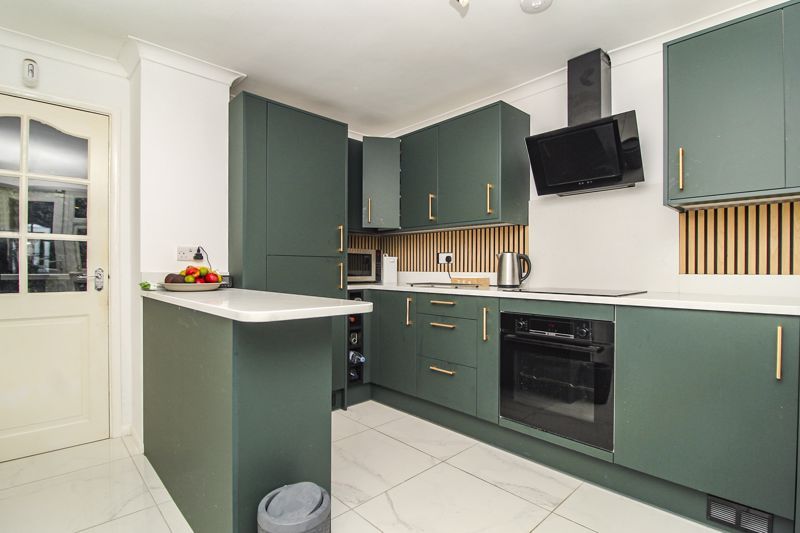 Property photo 3 of 15 Kitchen