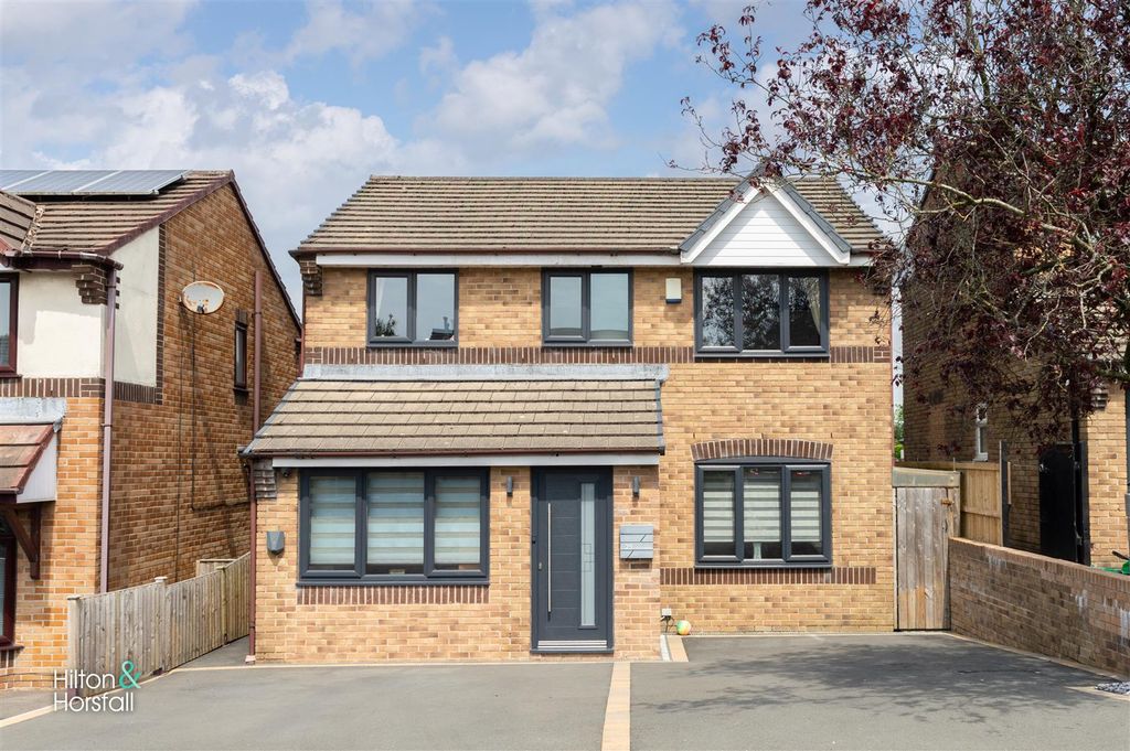 Property photo 1 of 22 The Moorings