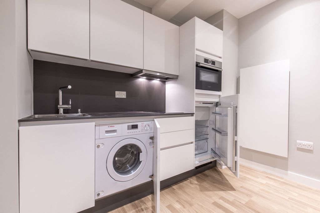 Property photo 1 of 11 Kitchen