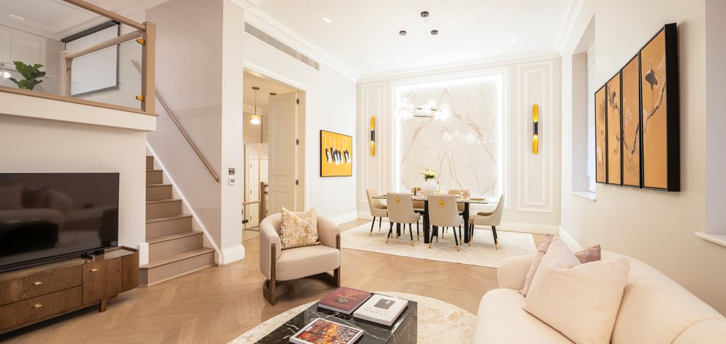 Property photo 1 of 16 Ben_Pipe_Photo_100125_Palace_Gate_005.Jpg