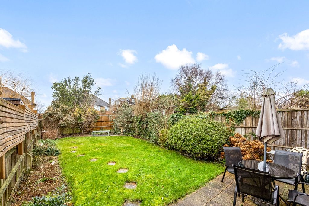 Property photo 2 of 23