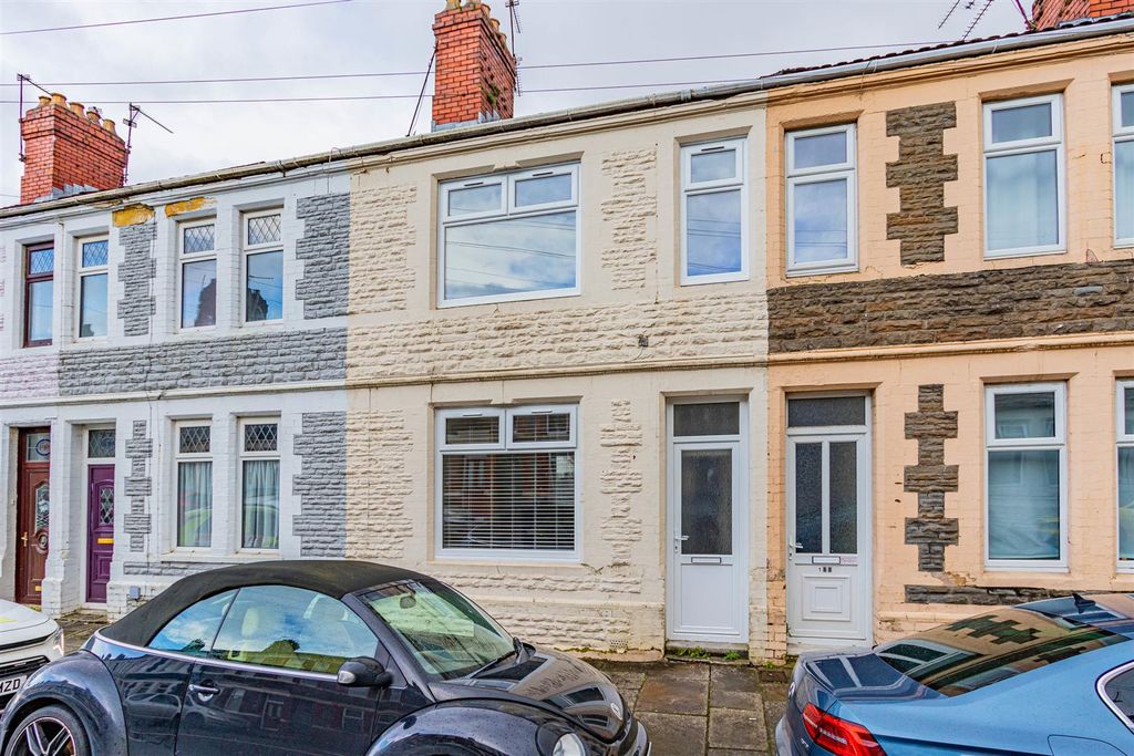 Property photo 1 of 17 Railway Street 190-17.Jpg