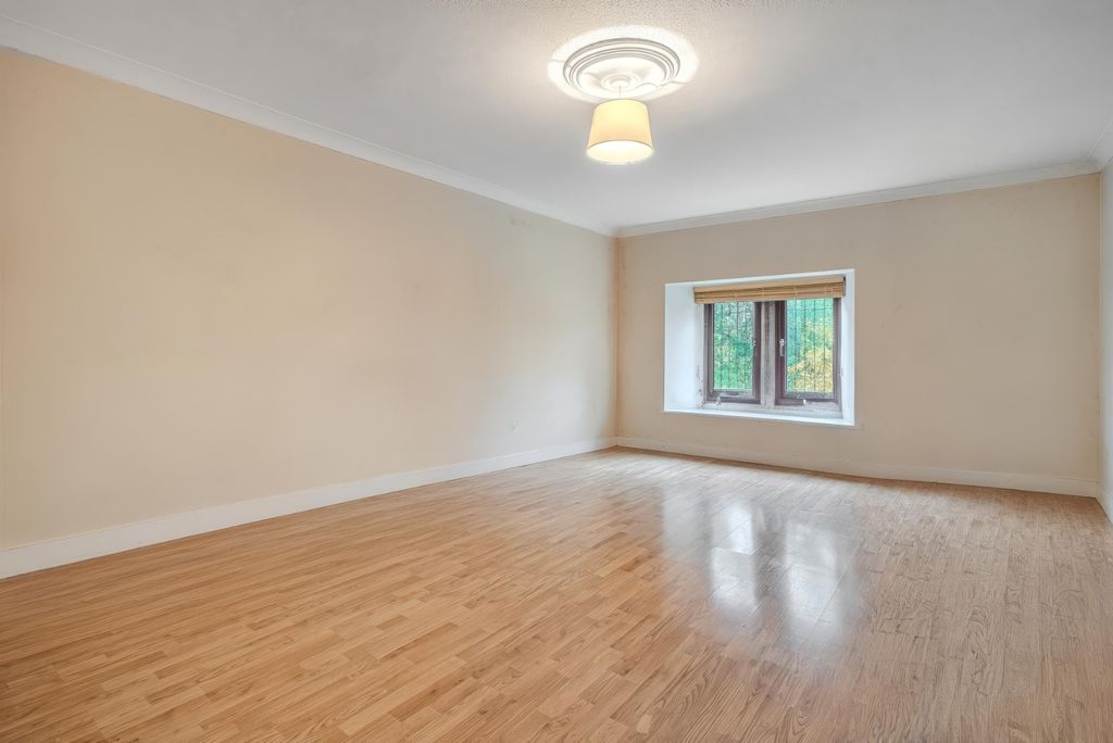 Property photo 3 of 12 Picture No. 05