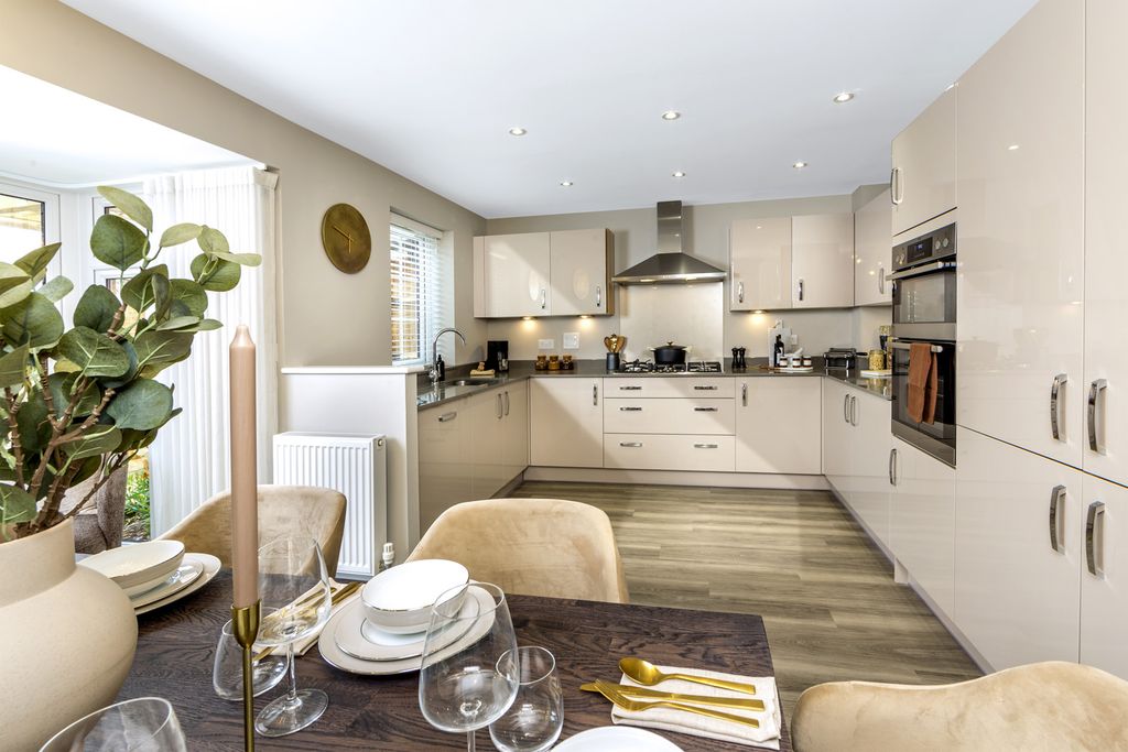 Property photo 3 of 10 Applegate Park Kitchen
